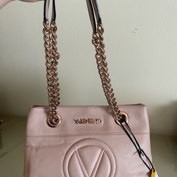 Valentino - Picture 2 of 11